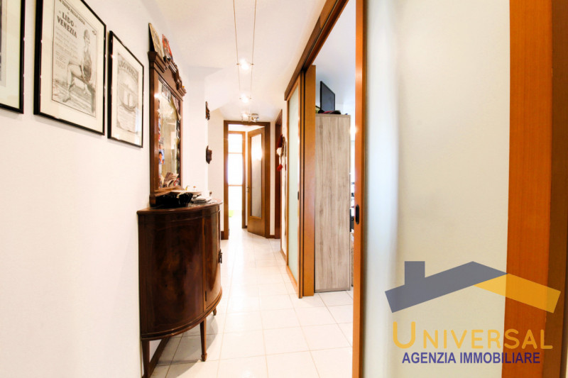 ALBIGNASEGO - SANT' AGOSTINO - A soli 3 km dalla fermata del tram capolinea Guizza, che permette ...