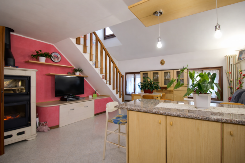 Nel cuore della tranquillità della campagna di Isola Vicentina, inserito in un piccolo e curato c...