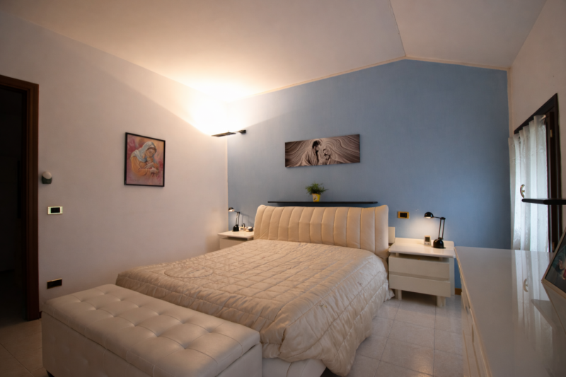 Nel cuore della tranquillità della campagna di Isola Vicentina, inserito in un piccolo e curato c...