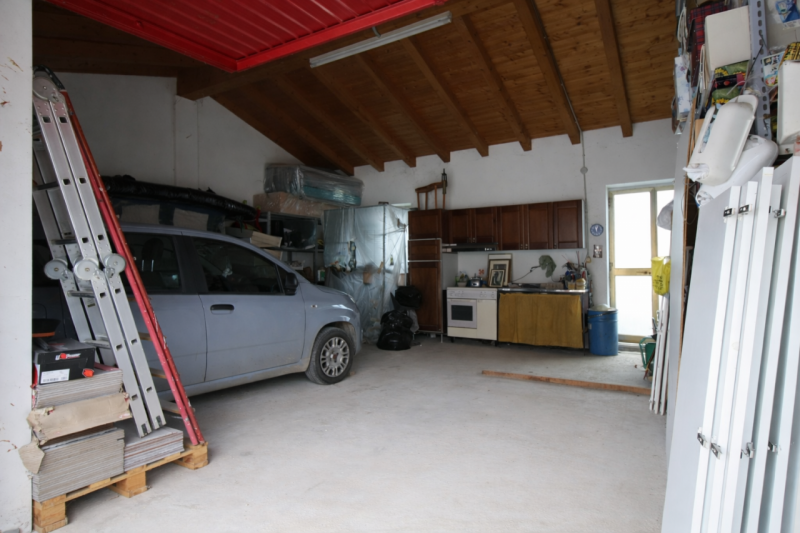 Nel cuore della tranquillità della campagna di Isola Vicentina, inserito in un piccolo e curato c...