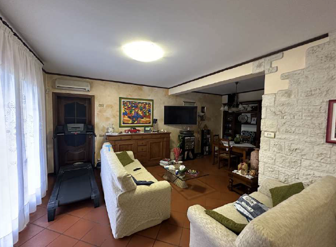 Rif. A.A.274-23

Vendita all'asta - abitazione in villini su 2 piani in data 22 aprile 2026

Desc...