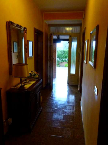 Rif. A.A.92-241

Vendita all'asta - abitazione su 2 piani con giardino in data 23 aprile 2026

De...