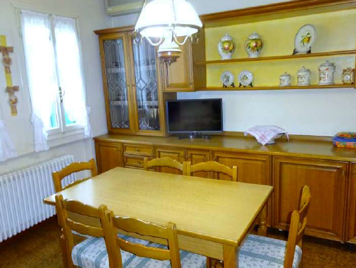 Rif. A.A.92-241

Vendita all'asta - abitazione su 2 piani con giardino in data 23 aprile 2026

De...