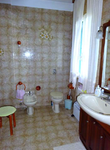 Rif. A.A.92-241

Vendita all'asta - abitazione su 2 piani con giardino in data 23 aprile 2026

De...