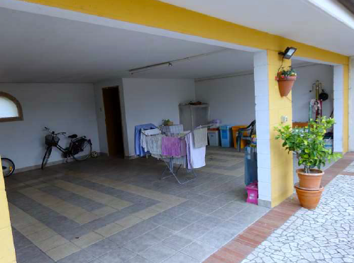 Rif. A.A.92-241

Vendita all'asta - abitazione su 2 piani con giardino in data 23 aprile 2026

De...