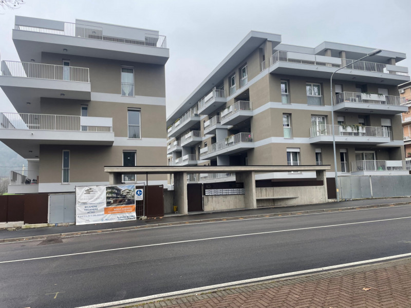 In un contesto residenziale moderno, proponiamo in vendita un attico esclusivo progettato secondo...