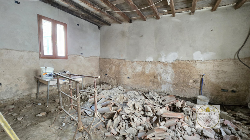 Nel cuore del centro storico di Este, a pochi passi dalla piazza principale e comodo a tutti i se...