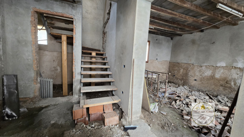 Nel cuore del centro storico di Este, a pochi passi dalla piazza principale e comodo a tutti i se...