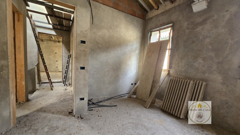 Nel cuore del centro storico di Este, a pochi passi dalla piazza principale e comodo a tutti i se...