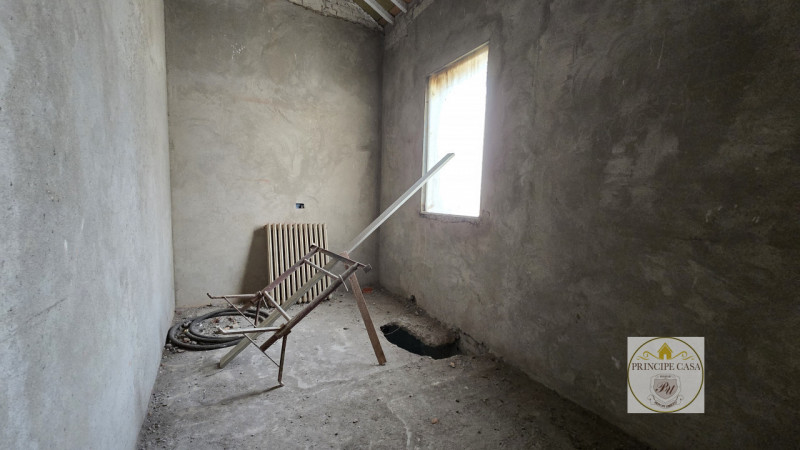 Nel cuore del centro storico di Este, a pochi passi dalla piazza principale e comodo a tutti i se...