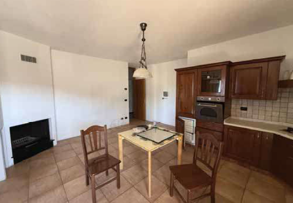 Rif. A.A.277-24

Vendita all'asta - bifamiliare su 2 piani con giardino in data 28 aprile 2026

D...