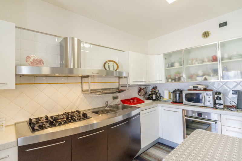 Se sei alla ricerca di una casa che si distingua per metrature generose e una distribuzione degli...