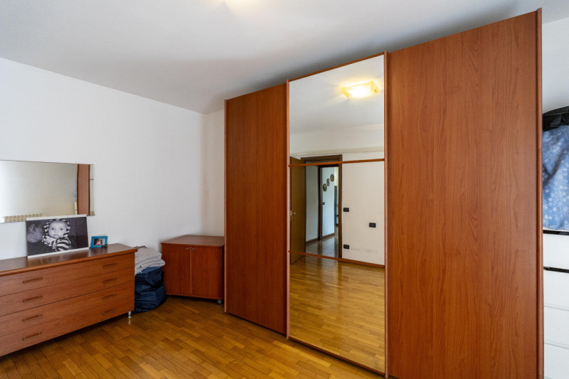 Se sei alla ricerca di una casa che si distingua per metrature generose e una distribuzione degli...