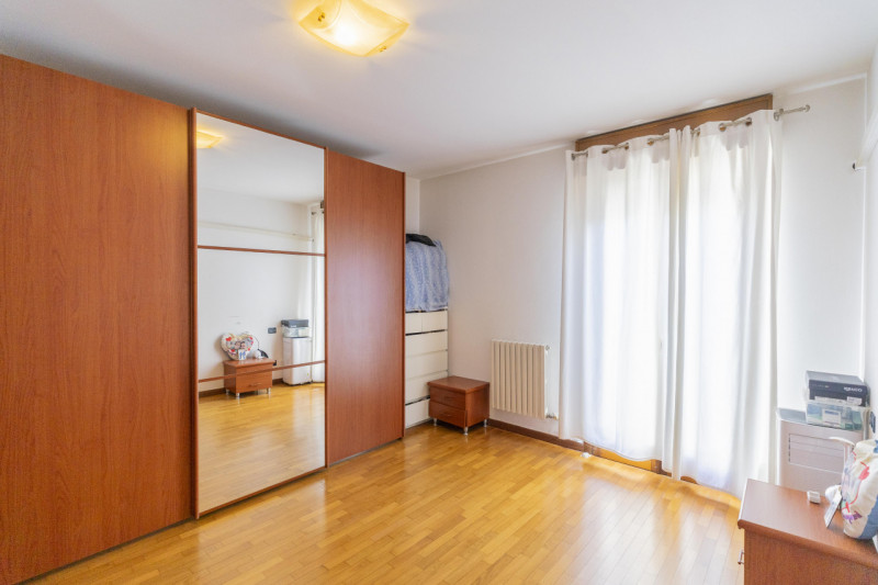 Se sei alla ricerca di una casa che si distingua per metrature generose e una distribuzione degli...