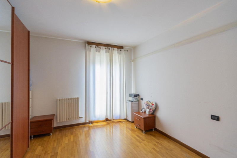 Se sei alla ricerca di una casa che si distingua per metrature generose e una distribuzione degli...