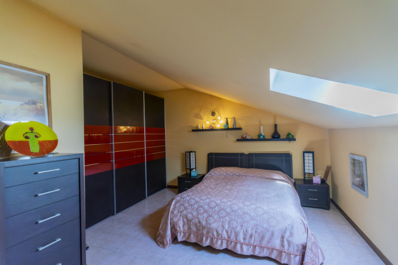 Se sei alla ricerca di una casa che si distingua per metrature generose e una distribuzione degli...