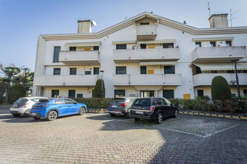 Se sei alla ricerca di una casa che si distingua per metrature generose e una distribuzione degli...