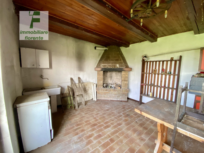 SOLUZIONE INTROVABILE...SU UN LOTTO DI MQ 1445...CASA SINGOLA SU UNICO PIANO di MQ 100 TOTALI CON...