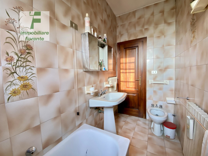 SOLUZIONE INTROVABILE...SU UN LOTTO DI MQ 1445...CASA SINGOLA SU UNICO PIANO di MQ 100 TOTALI CON...