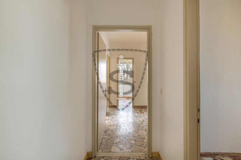 A Cartigliano, in una zona tranquilla e vicina al centro, proponiamo questo appartamento di 118 m...