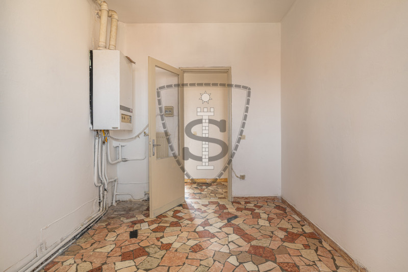 A Cartigliano, in una zona tranquilla e vicina al centro, proponiamo questo appartamento di 118 m...