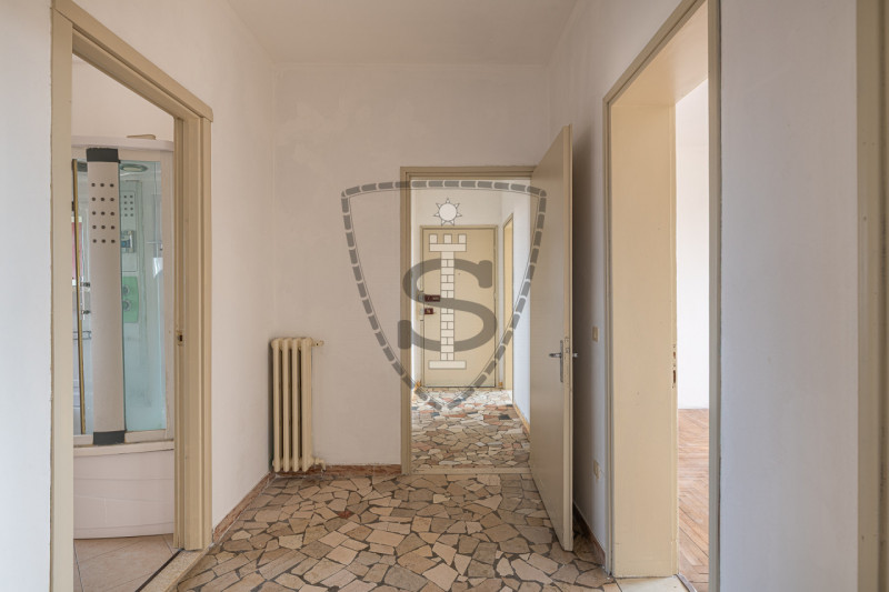 A Cartigliano, in una zona tranquilla e vicina al centro, proponiamo questo appartamento di 118 m...