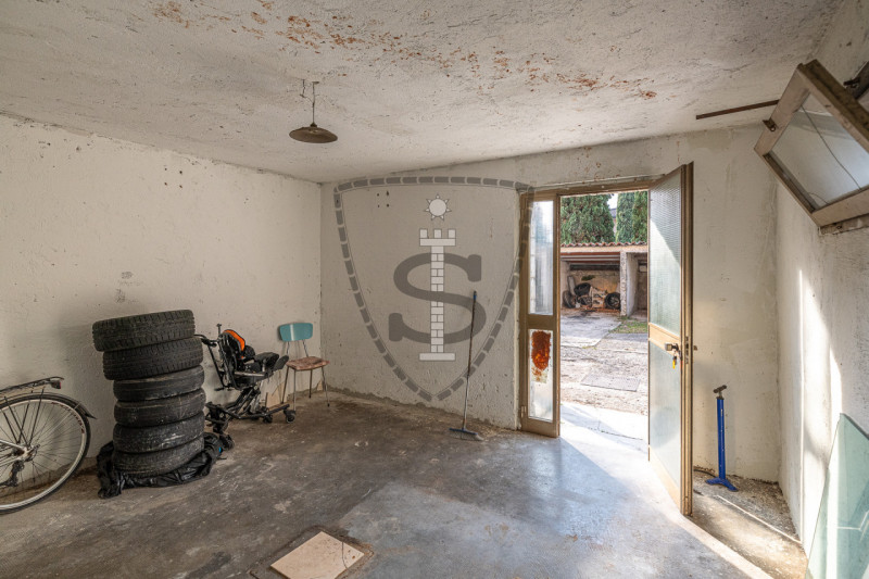 A Cartigliano, in una zona tranquilla e vicina al centro, proponiamo questo appartamento di 118 m...