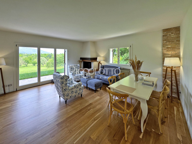 Rif. A5452 - Asolo Golf, a 10 minuti dal centro storico di Asolo, appartamento in affitto in stra...