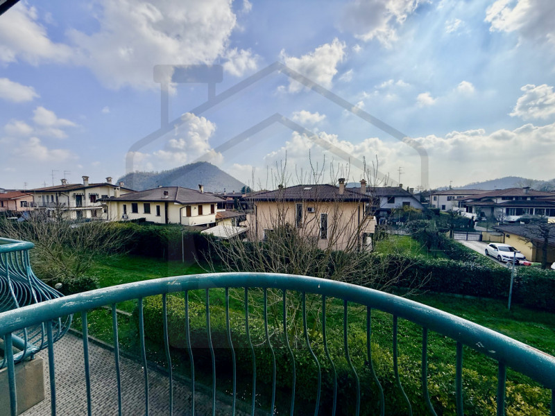 TEOLO - In zona San Biagio di Teolo, vi presentiamo un incantevole appartamento trilocale al seco...