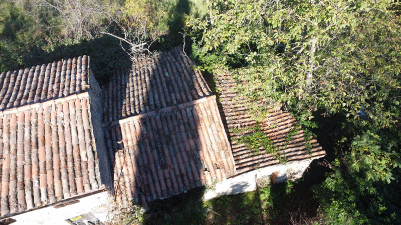 Nel suggestivo contesto dei Colli Euganei, nella zona collinare di Torreglia, proponiamo in vendi...