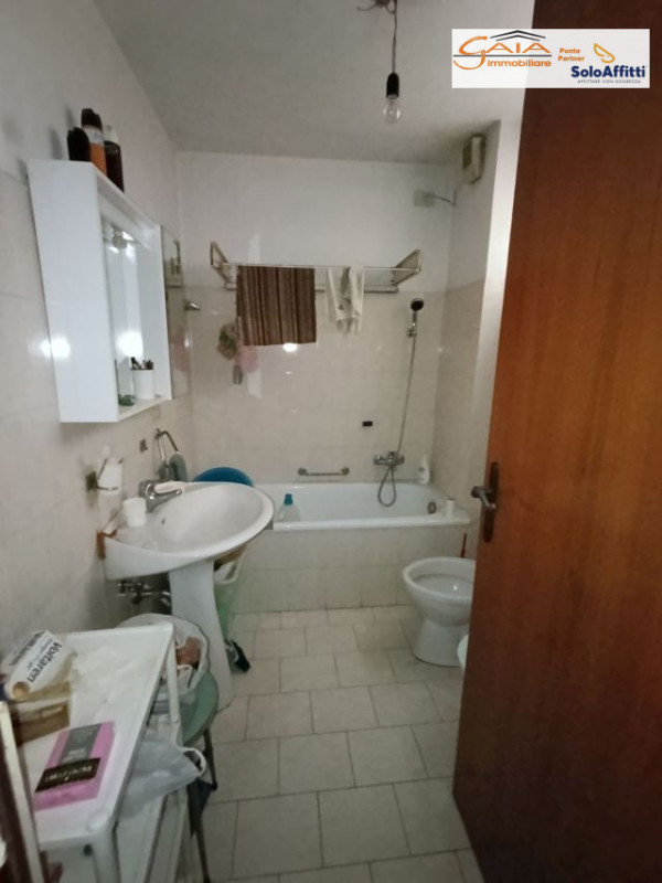 Nel cuore di Padova proponiamo in vendita un appartamento bilocale di 66 mq commerciali, situato ...