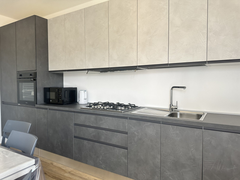 Camera con bagno, per una persona, arredi nuovi. Ideale per lavoratrici o studentesse. Pianta all...