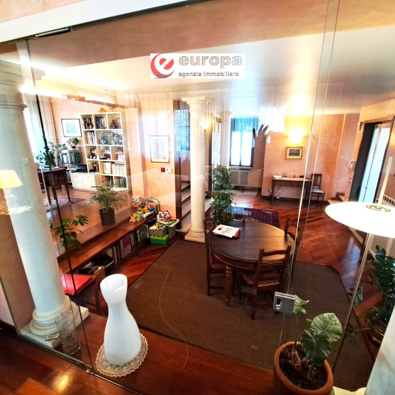 A CAVAZZALE (VI) (per motivi di riservatezza l'indirizzo è solo indicativo), si propone questa lu...