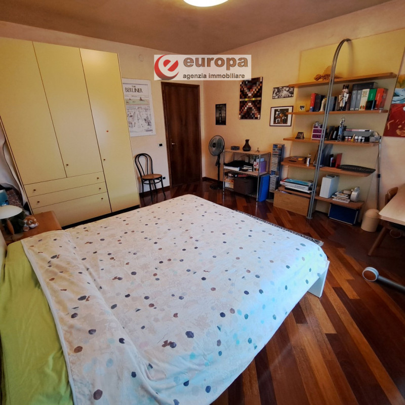 A CAVAZZALE (VI), laterale di viale Europa (per riservatezza l'indirizzo è indicativo), si propon...