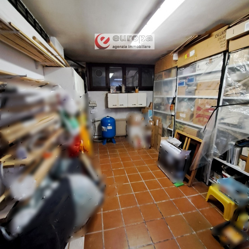 A CAVAZZALE (VI) (per motivi di riservatezza l'indirizzo è solo indicativo), si propone questa lu...