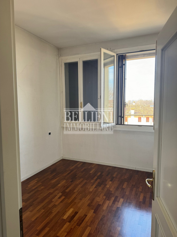 SANTA LUCIA - Proponiamo in vendita nel cuore della ricercata zona Santa Lucia, a pochi passi dal...