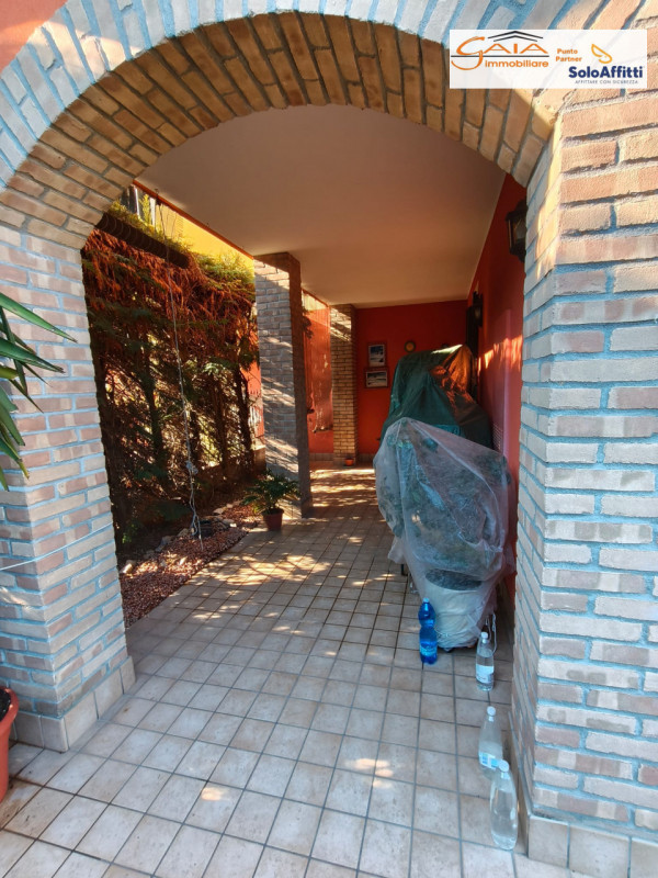 Villetta semi - indipendente situata nel cuore di San Giacomo
ad Albignasego in posizione tranqui...