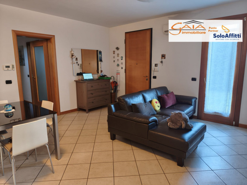 Villetta semi - indipendente situata nel cuore di San Giacomo
ad Albignasego in posizione tranqui...