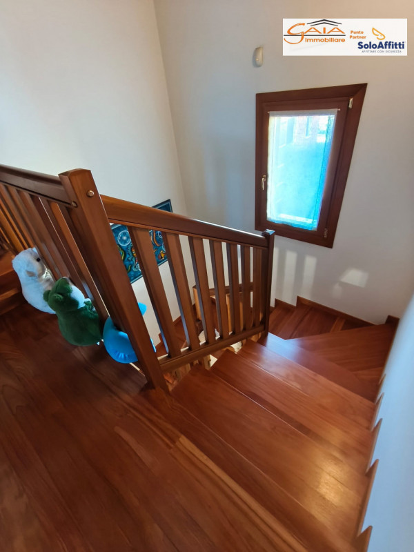 Villetta semi - indipendente situata nel cuore di San Giacomo
ad Albignasego in posizione tranqui...