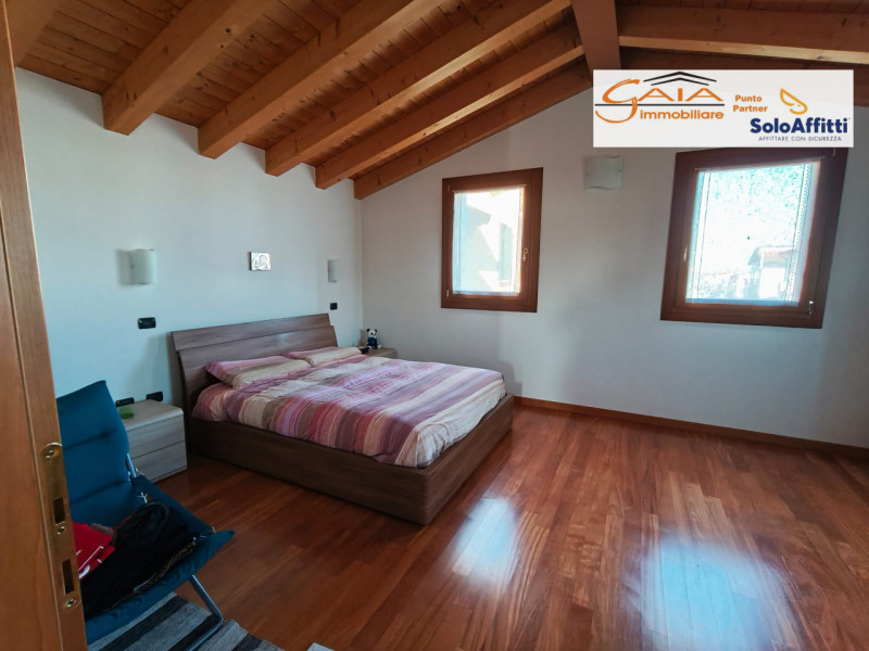 Villetta semi - indipendente situata nel cuore di San Giacomo
ad Albignasego in posizione tranqui...