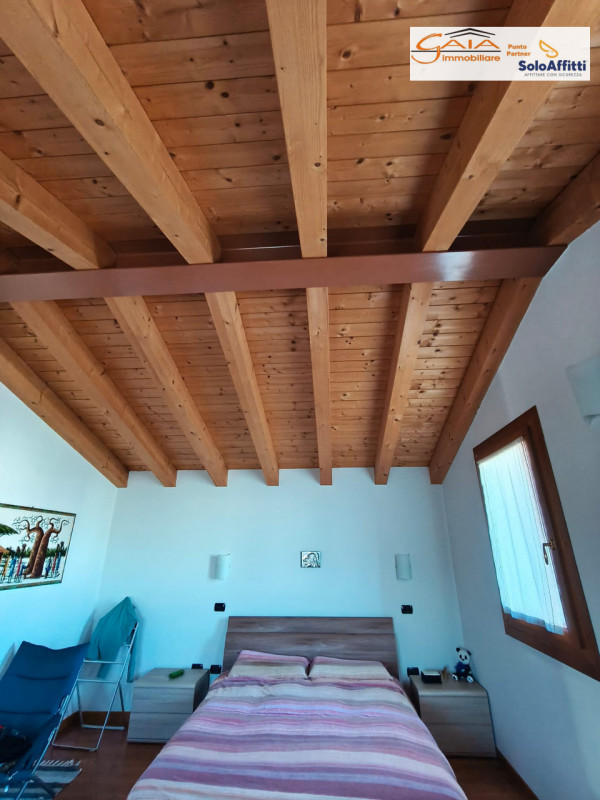 Villetta semi - indipendente situata nel cuore di San Giacomo
ad Albignasego in posizione tranqui...