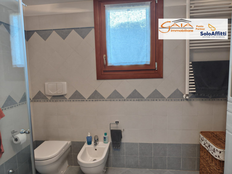 Villetta semi - indipendente situata nel cuore di San Giacomo
ad Albignasego in posizione tranqui...