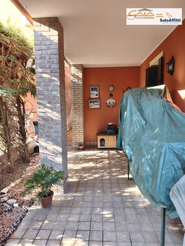 Villetta semi - indipendente situata nel cuore di San Giacomo
ad Albignasego in posizione tranqui...