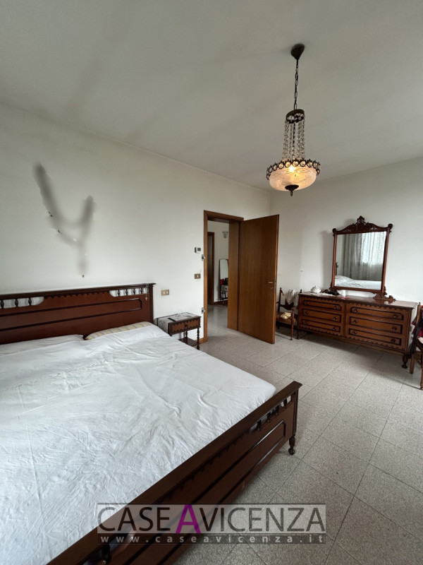 Proponiamo in affitto una villa singola di circa 190 mq nel cuore della campagna tra Grisignano d...