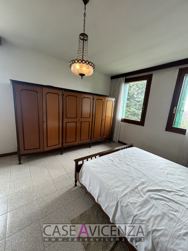 Proponiamo in affitto una villa singola di circa 190 mq nel cuore della campagna tra Grisignano d...