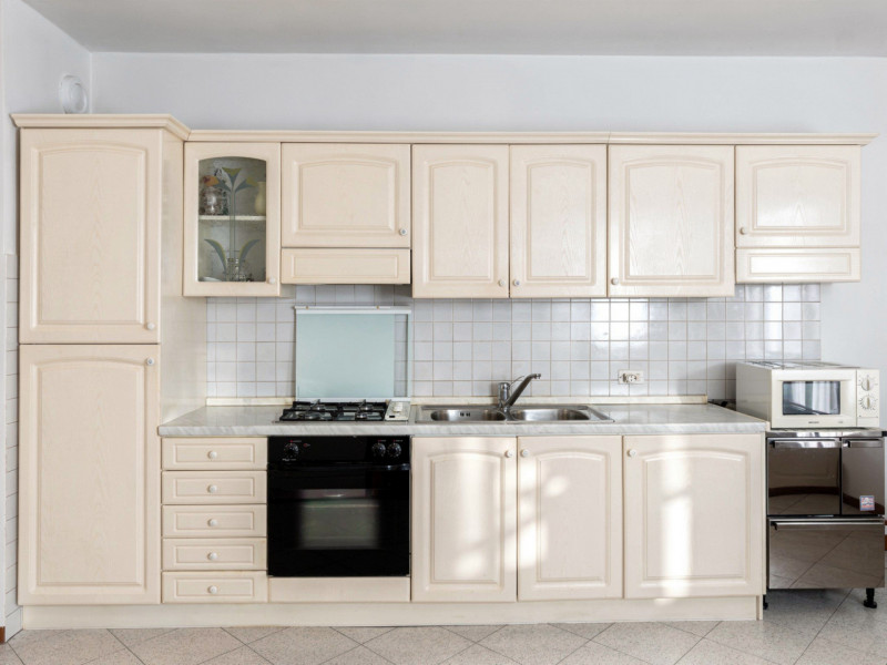 (PER INFO VITTORIO 3517343301) Proponiamo in vendita un accogliente appartamento trilocale di cir...