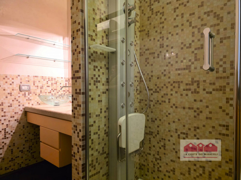 SANT'ANDREA: BICAMERE CON STUDIO COMPOSTO DA SOGGIORNO E CUCINA SEPARATA, DUE CAMERE, STUDIO, BAG...