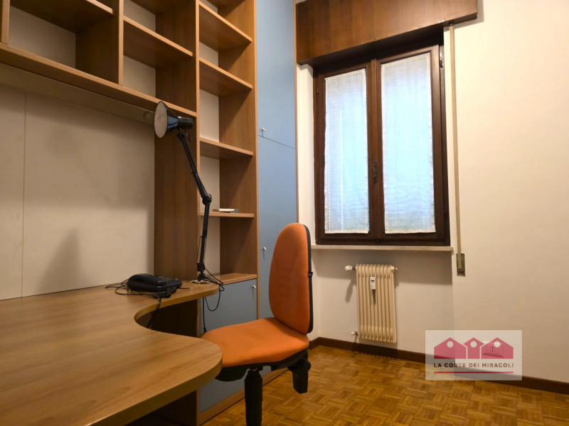 SANT'ANDREA: BICAMERE CON STUDIO COMPOSTO DA SOGGIORNO E CUCINA SEPARATA, DUE CAMERE, STUDIO, BAG...