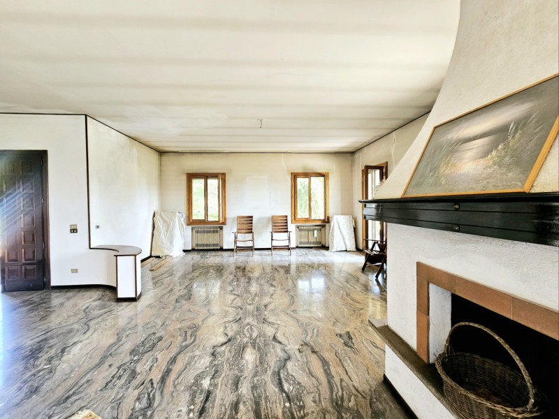 Inserita nell'incantevole cornice dei Colli Euganei, proponiamo in vendita porzione di bifamiliar...