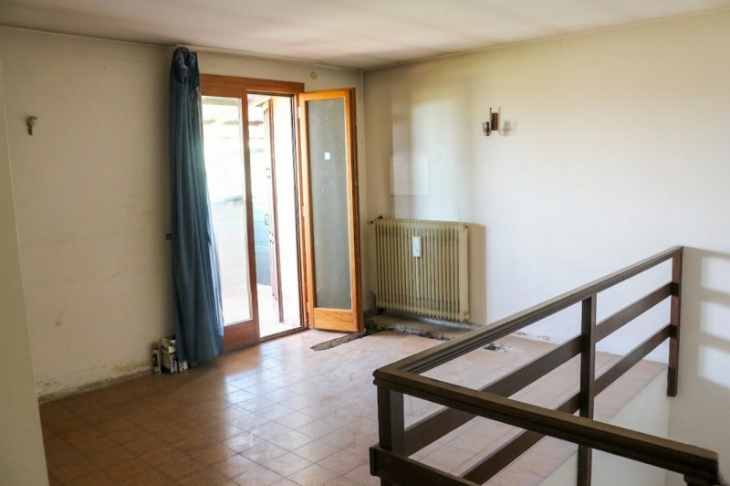 Inserita nell'incantevole cornice dei Colli Euganei, proponiamo in vendita porzione di bifamiliar...